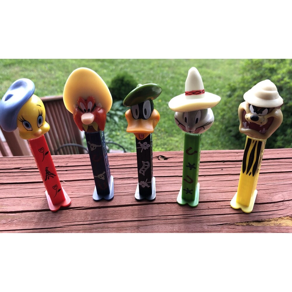 Lot Of 5  Looney Toon Pez Dispensers Including Taz, Bugs, Daffy, Tweety, and Sam